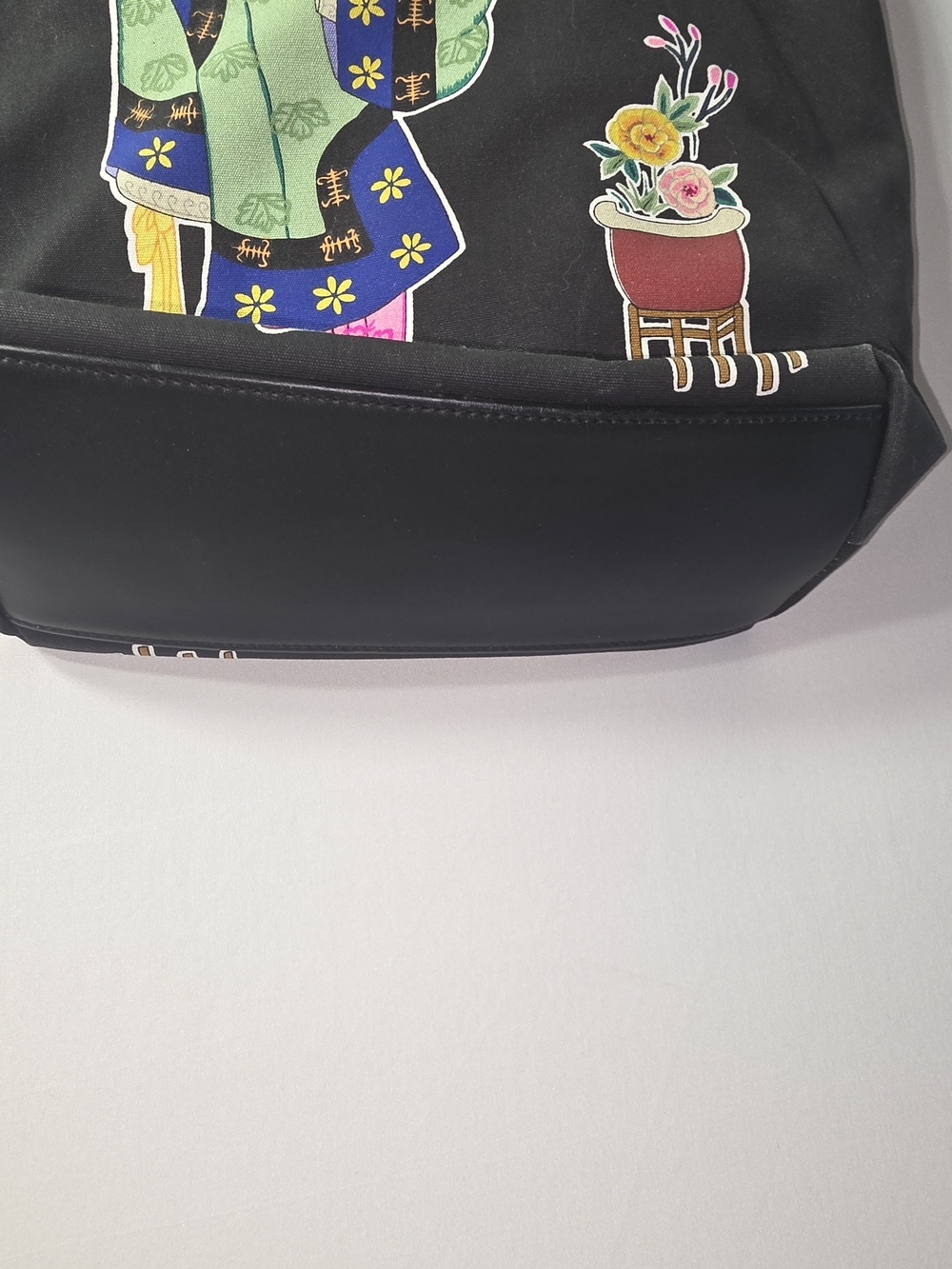 Vintage Bueno Black Fabric Tote Bag with Decorative Asian Motif - Picture 6 of 16